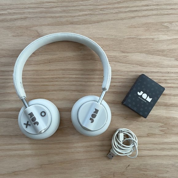 JAM Over-the-ear White Wireless Headphones Model HX-HP303 - Picture 2 of 5